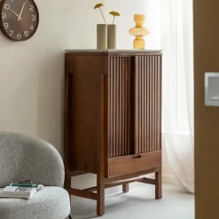 Armoire en bois d'acacia et terrazzo Kaelis