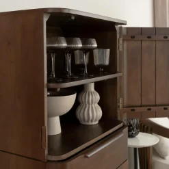 Armoire en bois de manguier foncé Aléna