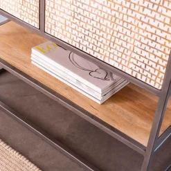 Armoire sculpté en bois de manguier et métal Luz