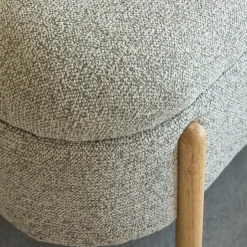 Banc en bois de pin et tissu bouclette gris clair Nério
