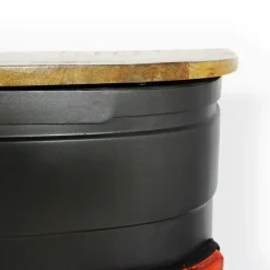 Bar camion en métal gris Tata