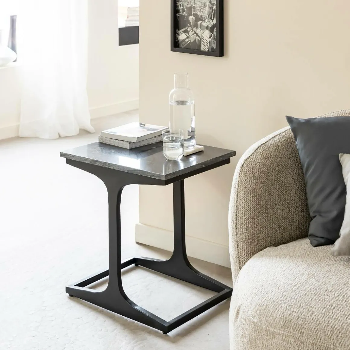 Bout de canapé en marbre et métal Felicia