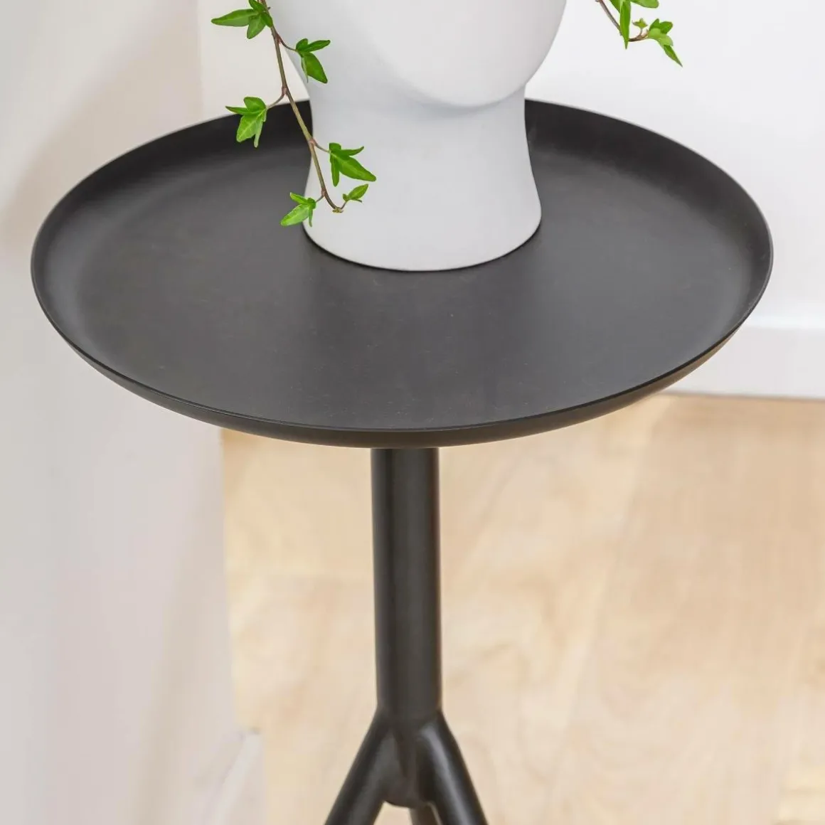 Bout de canapé en métal William