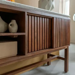 Buffet 2 portes en bois d'acacia et terrazzo Kaelis