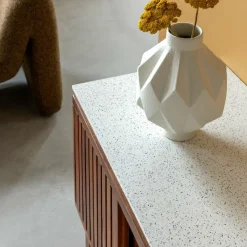 Buffet 2 portes en bois d'acacia et terrazzo Kaelis