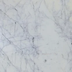 Buffet en bois de manguier et marbre Sienne