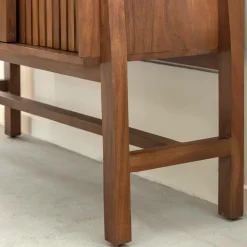 Buffet haut en bois d'acacia et terrazzo Kaelis