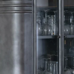 Buffet vitrine en métal Locker