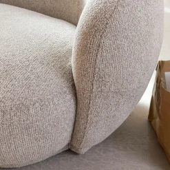 Canapé en tissu bouclette gris 3 places Maddy