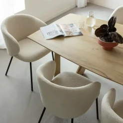 Chaise avec accoudoirs ronds en tissu bouclette écru clair et pieds en métal Cléa (lot de 2)