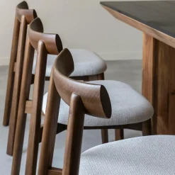 Chaise en bois de frêne foncé et tissu gris Aline (lot de 2)