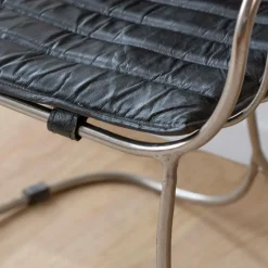 Chaise en cuir et métal noir Heidi