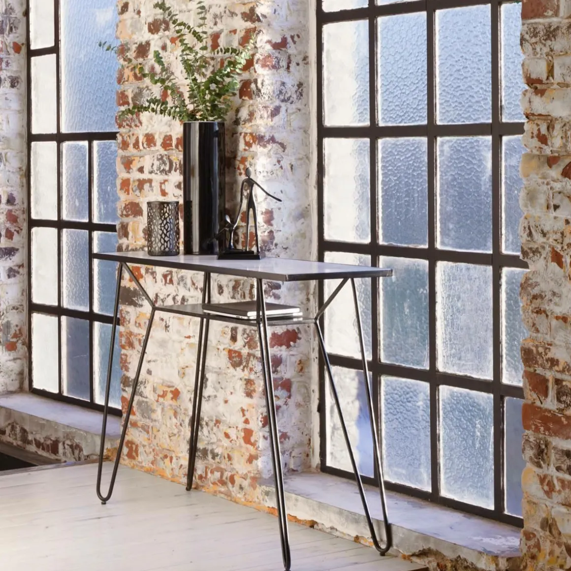 Console pieds compas en marbre blanc et métal Marceau