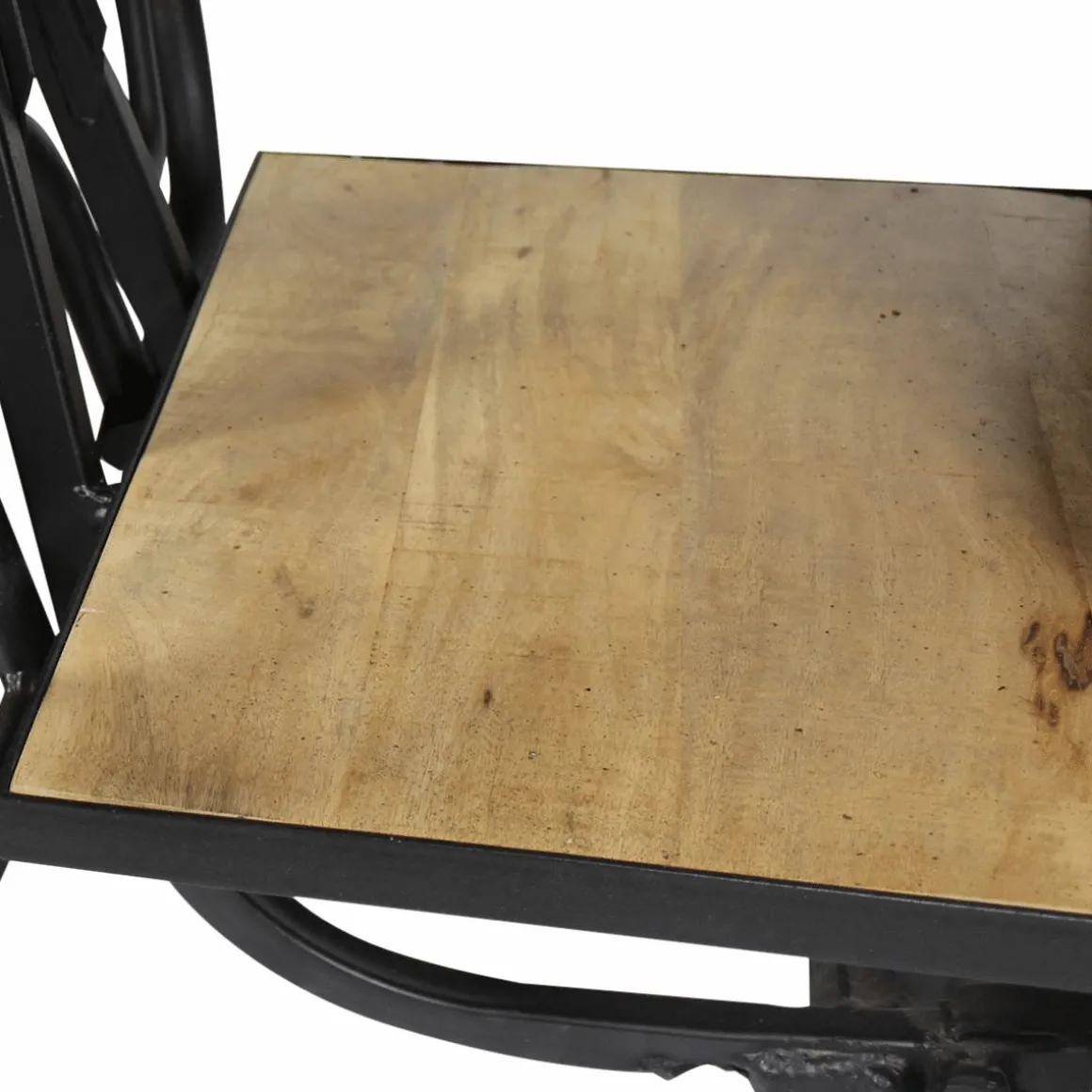 Etagère avant de moto en métal noir Tata