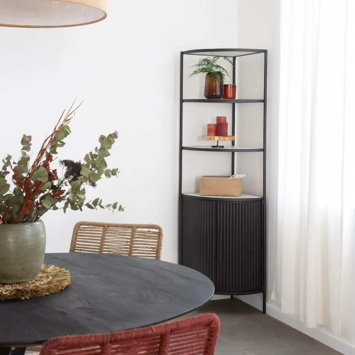 Etagère d'angle en métal et marbre Mona