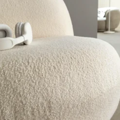 Fauteuil confort en tissu bouclette blanc Johanna