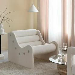 Fauteuil des années 70 en tissu bouclette blanc Athéna
