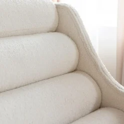 Fauteuil des années 70 en tissu bouclette blanc Athéna