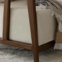 Fauteuil en manguier et en velours Térence