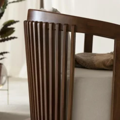 Fauteuil en manguier et en velours Térence