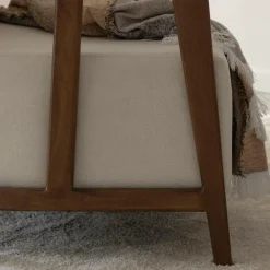 Fauteuil en manguier et en velours Térence