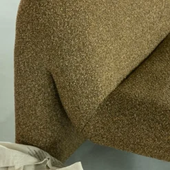 Fauteuil en tissu bouclette marron Ludovic