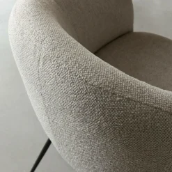 Fauteuil en tissu écru et pieds en métal Sandy