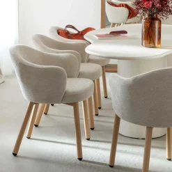 Fauteuil en tissu écru et pieds en métal effet bois Mayi