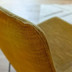 Fauteuil en tissu jaune et métal Isaure