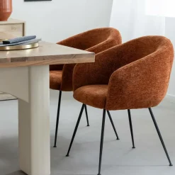 Fauteuil en tissu terracotta et pieds en métal Sandy