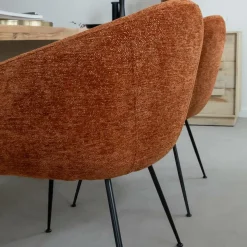 Fauteuil en tissu terracotta et pieds en métal Sandy