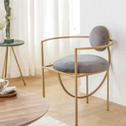 Fauteuil en velours et métal doré Albin