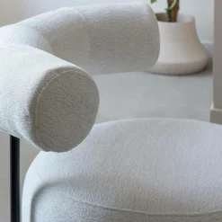 Fauteuil rond en tissu bouclette écru clair Maya