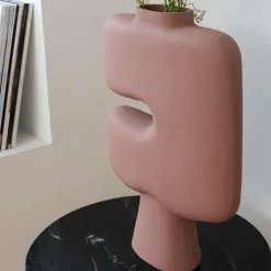 Grand vase rose en aluminium Cosmo