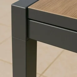 Grande table de jardin en aluminium gris et effet bois Ayden