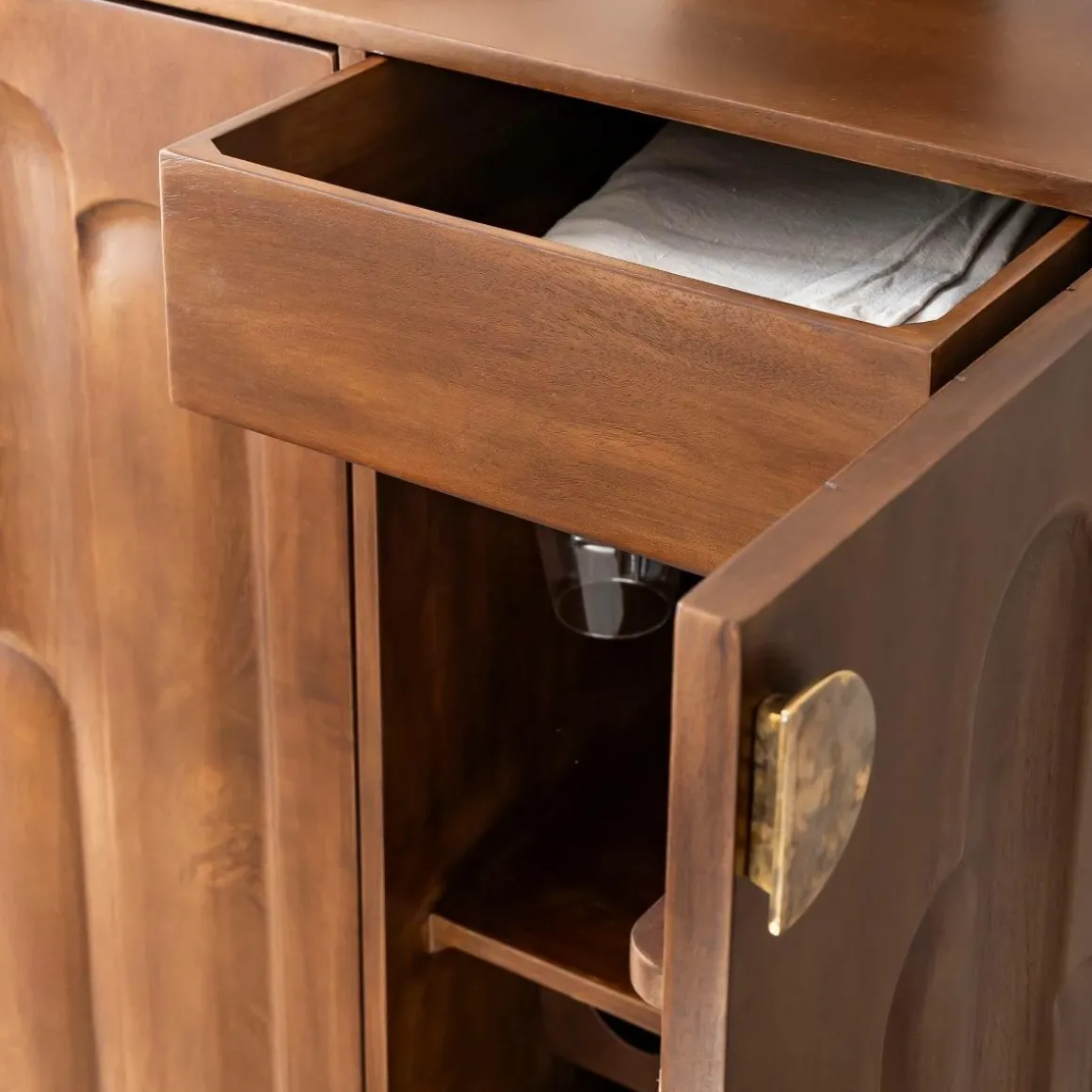 Meuble bar en bois de manguier Elio