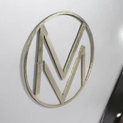 Meuble bar noir avec plateau en bois de manguier Combi