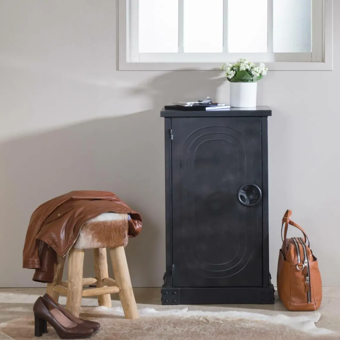 Meuble de rangement en métal Java