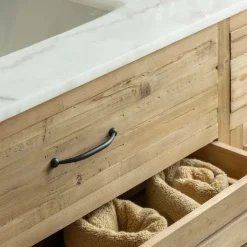 Meuble sous vasque en vieux pin et marbre blanc Nils