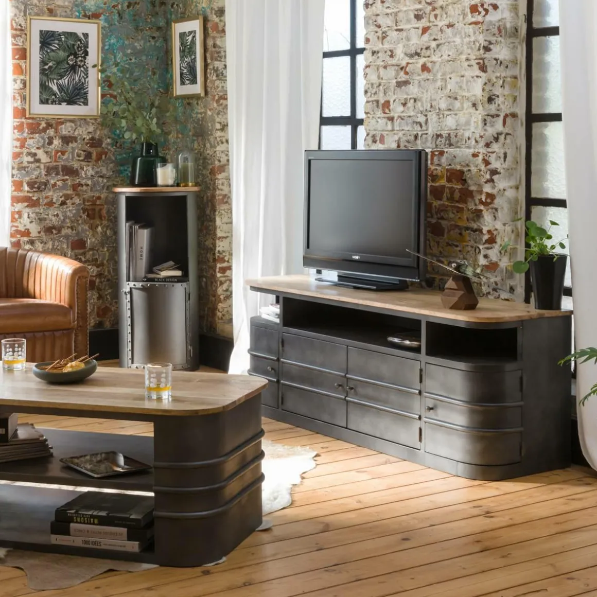 Meuble TV arrondi en métal Locker