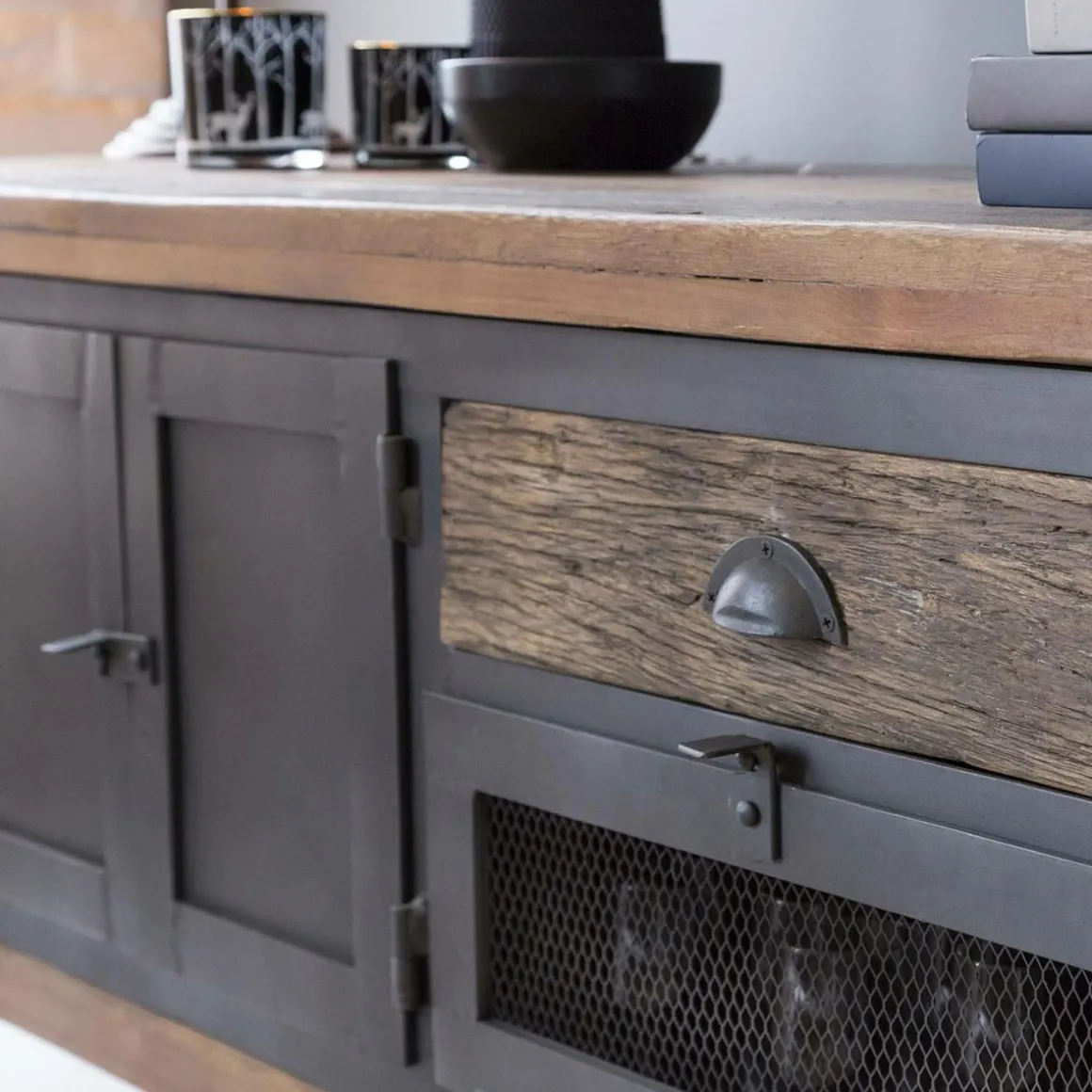 Meuble TV en bois recyclé et métal Hector