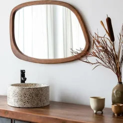 Miroir abstrait en bois de manguier foncé Marley