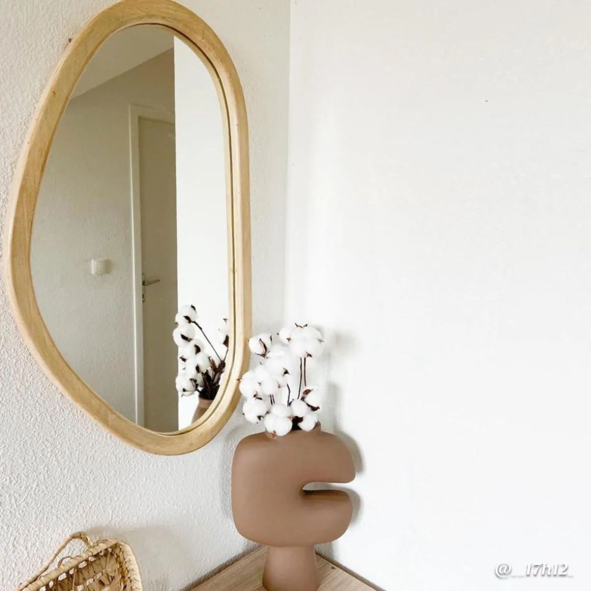 Miroir abstrait en bois de manguier clair Marley