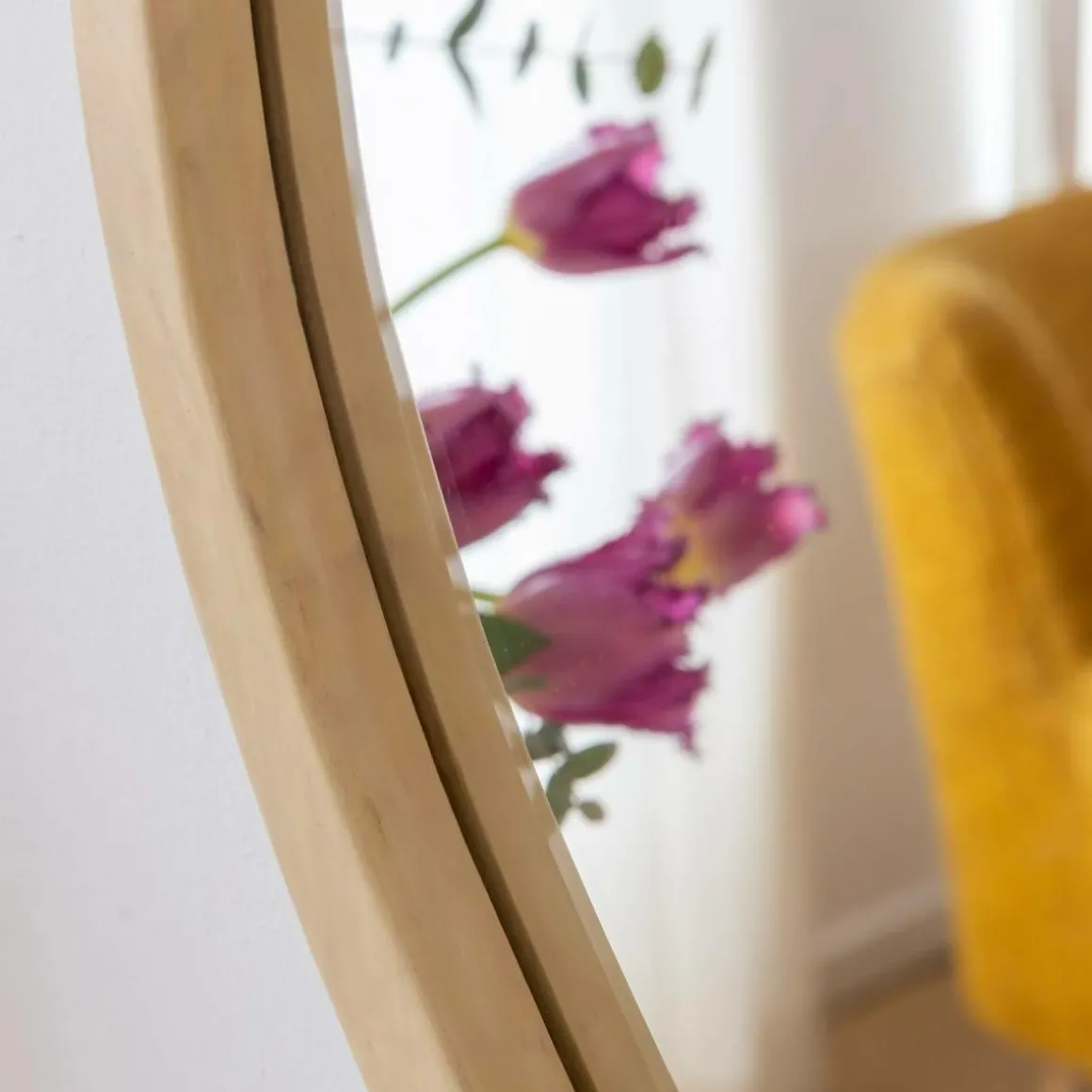 Miroir abstrait en bois de manguier clair Marley