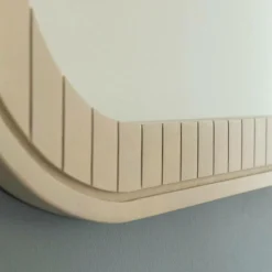 Miroir en bois de manguier Yoni