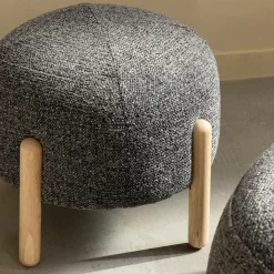 Petit tabouret en tissu bouclette gris foncé Nério
