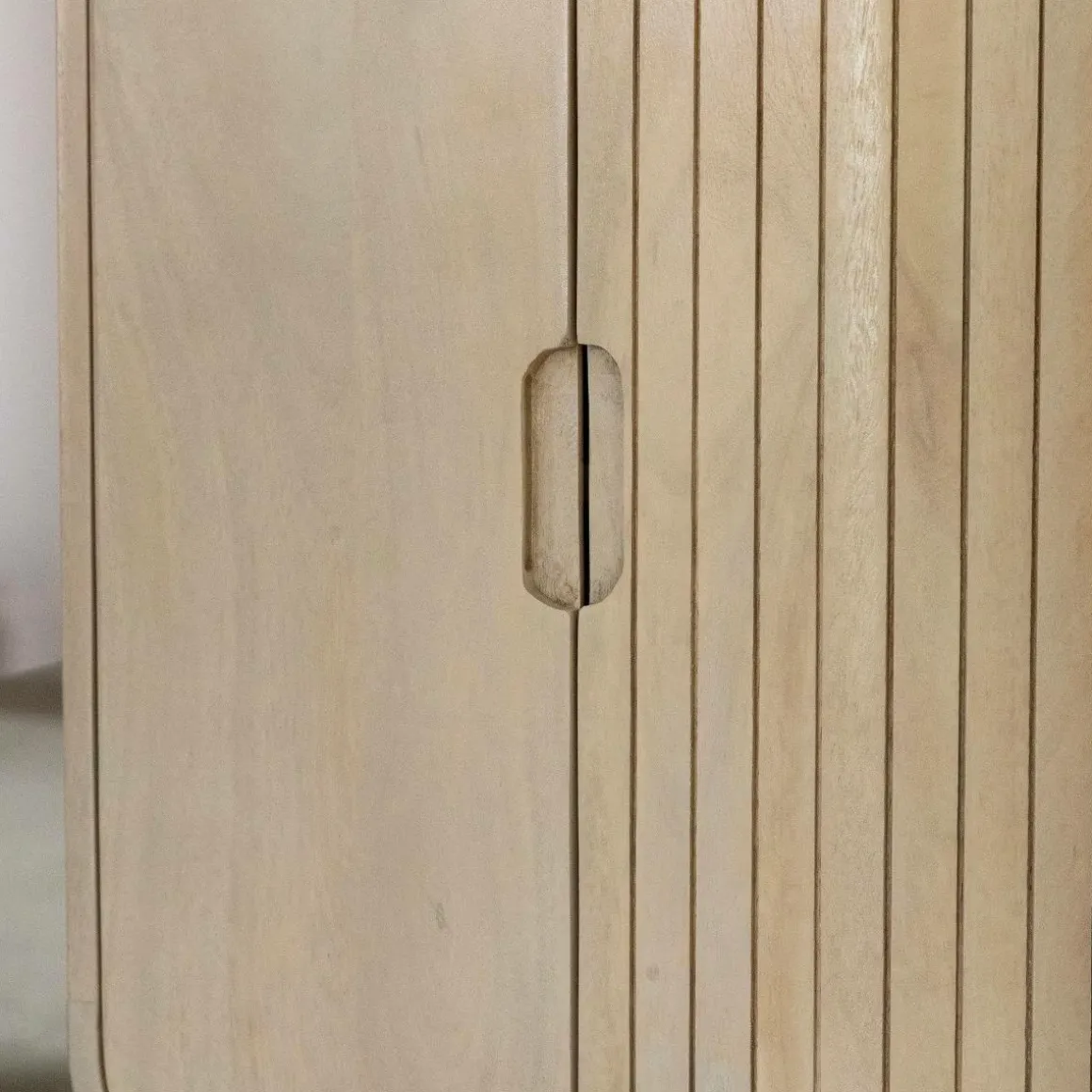 Petite colonne en bois de manguier Yoni