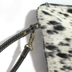 Pochette en cuir et peau de vache, noir et blanc