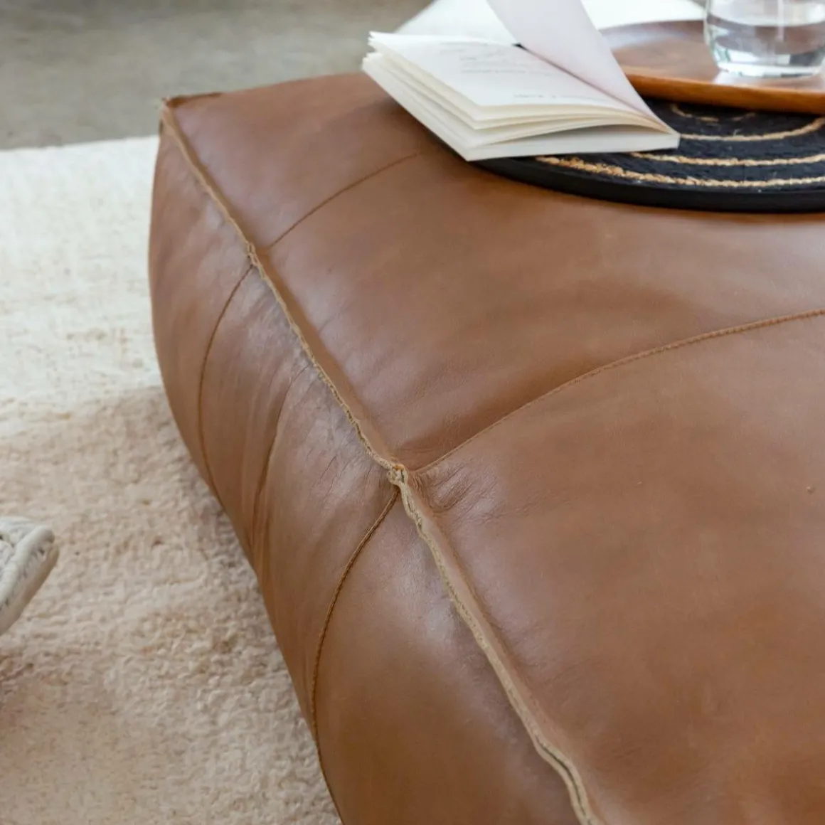 Pouf en cuir grand modèle Mina