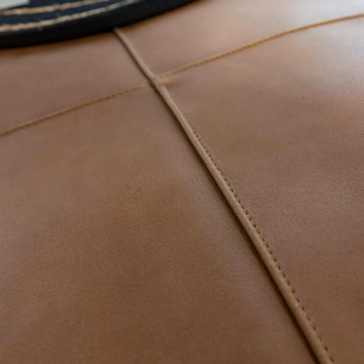 Pouf en cuir grand modèle Mina